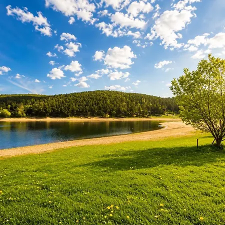 Сasa de vacaciones Luxusní Wellness Srub Orlík